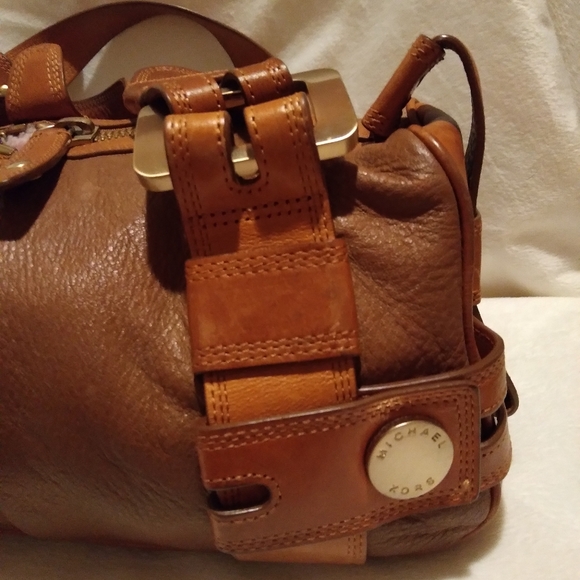Michael Kors Brown leather purse - Picture 2 of 11